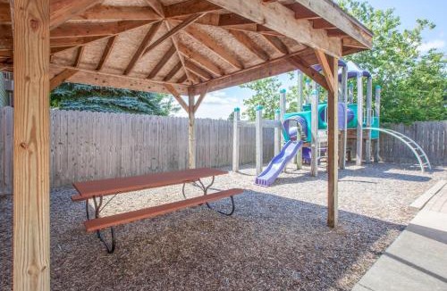 Houghton Lake Hotel | Super 8 by Wyndham Houghton Lake