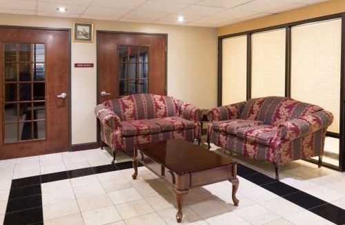 Indianola Hotel | Super 8 by Wyndham Indianola