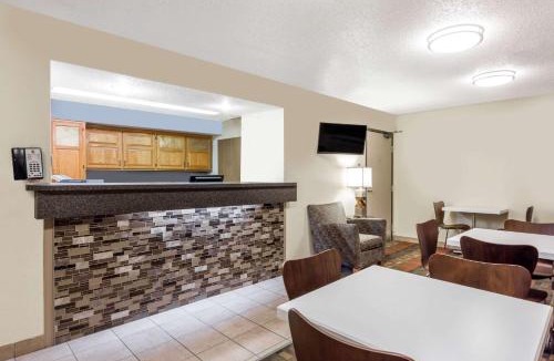 Lewisburg Hotel | Super 8 by Wyndham Lewisburg