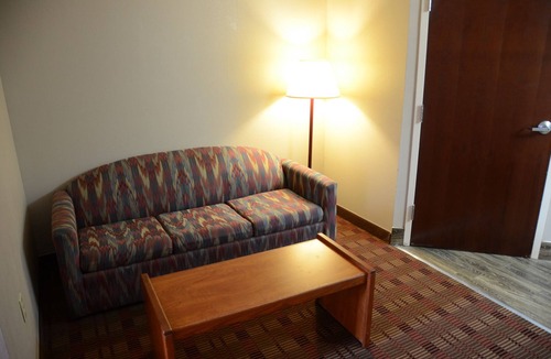 Fairgrounds Hotel | Super 8 by Wyndham Louisville/Expo Center