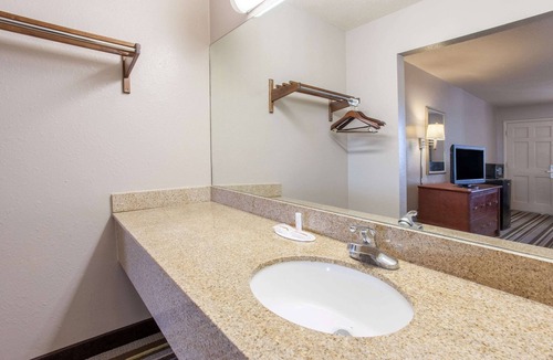 West Monroe Hotel | Super 8 by Wyndham Monroe West