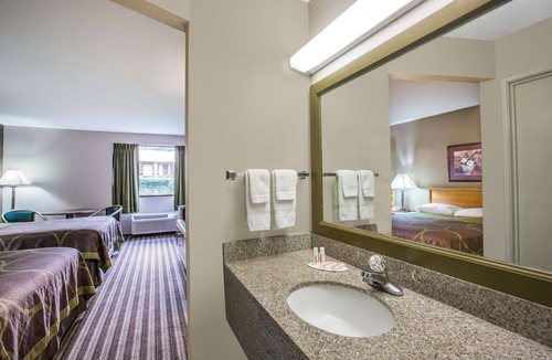 Oxford Hotel | Super 8 by Wyndham Oxford MS University Area