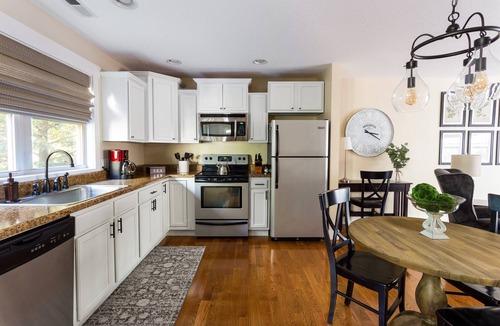 Skyland Cottage | Super Clean Cottage with Private Hot Tub and Fireplace
