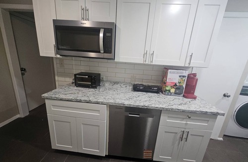Mesquite House | SUPERHOST Spacious Praise Luxury 4BR/3Bath/Crib/GameTable/Convention Center/BBQ