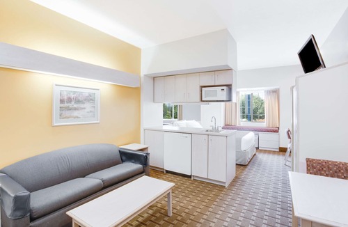 Christiansburg Hotel | SureStay Hotel by Best Western Christiansburg Blacksburg