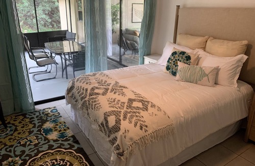 San Carlos Park House | Surrounded by Nature, Minutes to Beaches and Shopping