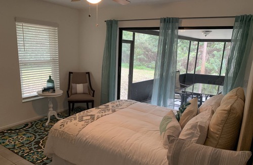 San Carlos Park House | Surrounded by Nature, Minutes to Beaches and Shopping