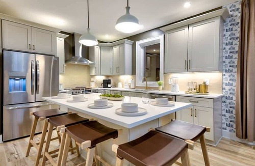 Katie Hill Neighborhood House | Swanky Nash Retreat - 14 Beds, Hot Tub & Game Room