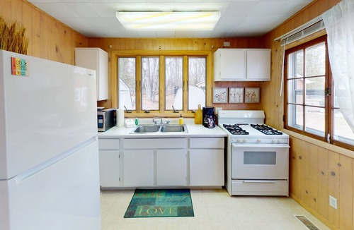 Burt Lake Cottage | Sweet 2BRM + 1BATH COTTAGE with Lake Access + Mooring! FISH! BOAT!