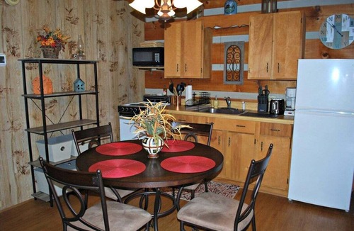 Jefferson Cabin | Sweet Retreat-NC cabin with mountain & river views, firepit, Smart TV, River Tubes,