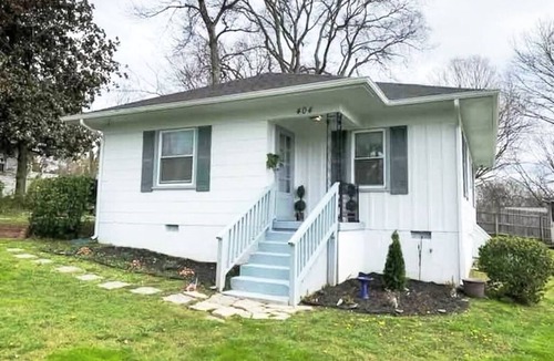 Columbia House | Sweet Southern Cottage~Walk to Charming Columbia