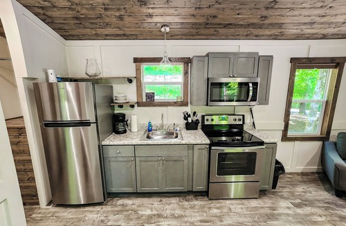 Guntersville Apartment | Sweet Tiny House - Lake Guntersville