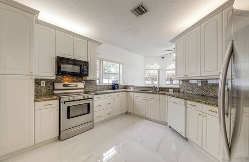 Pompano Beach Cottage | Swim, Barbecue & Game: Home 4 Mi to Pompano Beach!