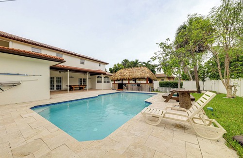 Pompano Beach Cottage | Swim, Barbecue & Game: Home 4 Mi to Pompano Beach!