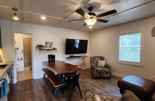 Gamaliel Apartment | Take It Easy Resort - Cottage #1, Norfork Lake Cabin w/Dock Slip, Walk to Lake
