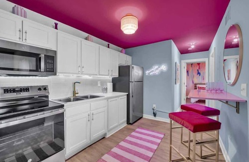 Buena Vista Apartment | Taylor Swift Themed Apartment!