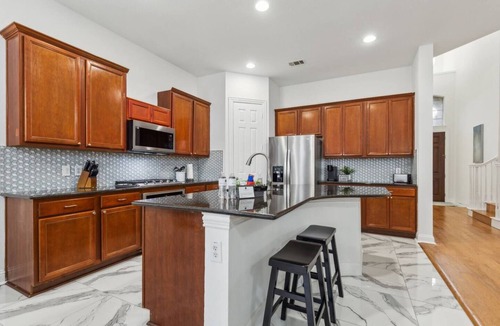 Richardson House | TCH - Spacious 4bd/3.5ba Richardson Home w/Office