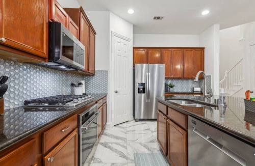 Richardson House | TCH - Spacious 4bd/3.5ba Richardson Home w/Office