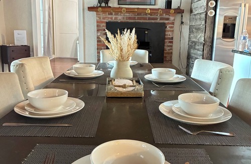 Parsons House | Tennessee River House - Kayaks, Fishing, Firepit, Sleeps 8 & Dog-Friendly