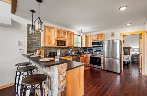Sevierville Apartment | Tennessee Whiskey Cabin- Lake and Mtn Views, Covered Deck, Game Room, Pool Table, BBQ, Pets