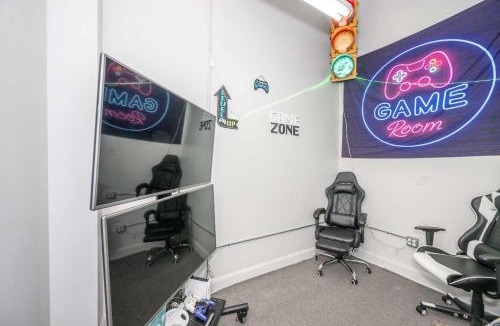 Central Business District Apartment | The 333 Suites - For 24 Guests