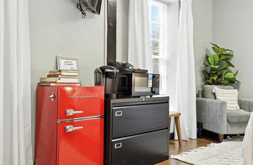 Athens Apartment | The 483 Suite - Walk to Stadium!
