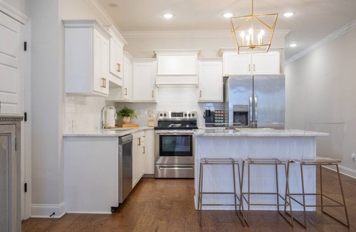 Oxford House | The Alexa, 3BR Retreat by Velvet Ditch Villas