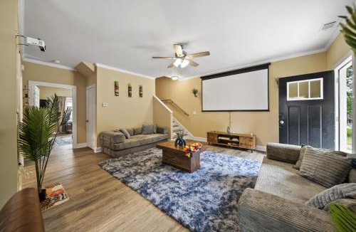 Athens House | The Aloha House - Massage Chairs - 3 King Beds - Projector