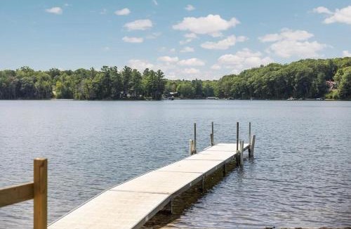 Lake Arrowhead House | The Arrowroot Lodge Up North in Gaylord Michigan
