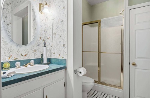 Dublin Bed & Breakfast | The Auntie Black Suite Historic Rockwood Manor
