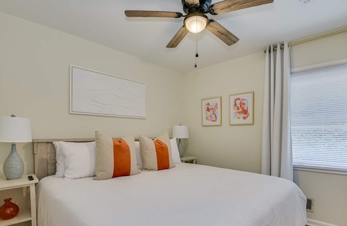 National Hills House | The Azalea Tee House - Just Minutes to Everything!