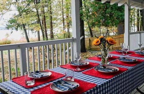 Leland House | The Ball Cottage overlooking Lake Leelanau