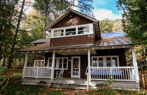 Leland House | The Ball Cottage overlooking Lake Leelanau