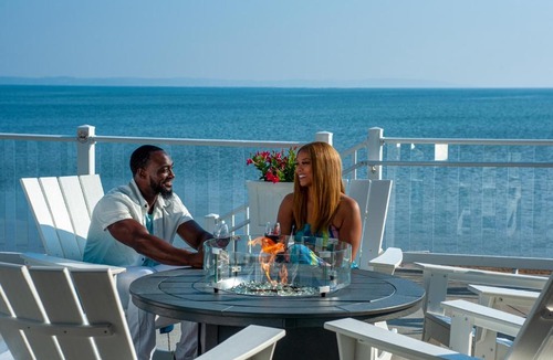 Traverse City Hotel | The Baywatch Resort