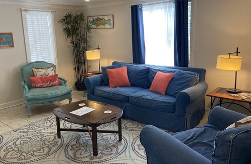 Gulfport House | The Beach is calling you to see the Pelicans!!