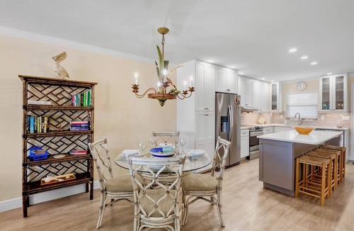 Siesta Key Condo | The Beach Retreat at Siesta Key Fully-Equipped 2br/2ba Premium Boutique Condo!