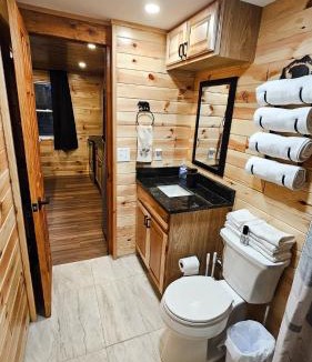 St. Helen House | The Bear Den-Abuts Public Land-High Speed Internet