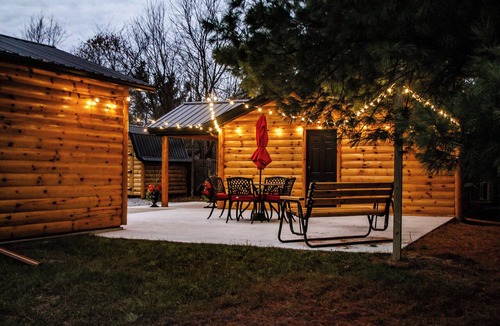St. Helen Cabin | The Bear Den - Ride In, Ride Out - High Speed WiFi