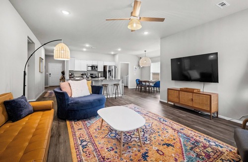 Fayetteville House | The Blue Goose - Private Hot Tub > 1 Mi off I-49 > 3 Mi to U of A