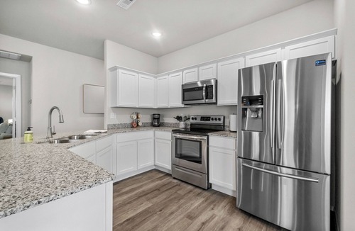Fayetteville House | The Blue Goose - Private Hot Tub > 1 Mi off I-49 > 3 Mi to U of A