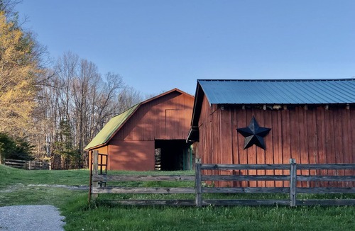 Revelo Cottage | The Blue Heron Farm Cottage ~ Big South Fork ~ Relax on Five Private Acres!