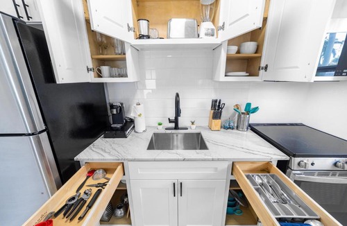 Coral Ridge Apartment | The Blue Parrot