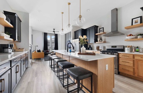 East Nashville House | The Bluestem - Stylish Design, Rooftop w/Firepit!