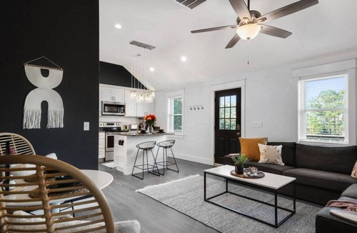 Colington Apartment | The BoHo Bungalow - Updated Space Close To Beach!