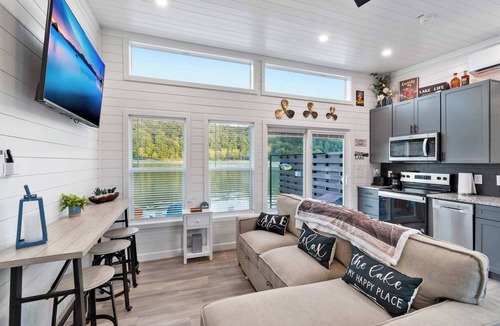 Nancy House | The Bourbon Barge - Floating BoatHouse on Cumberland