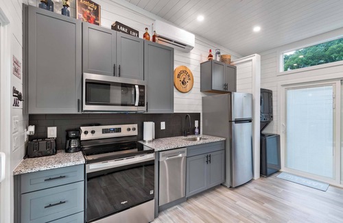 Nancy House | The Bourbon Barge - Floating BoatHouse on Cumberland