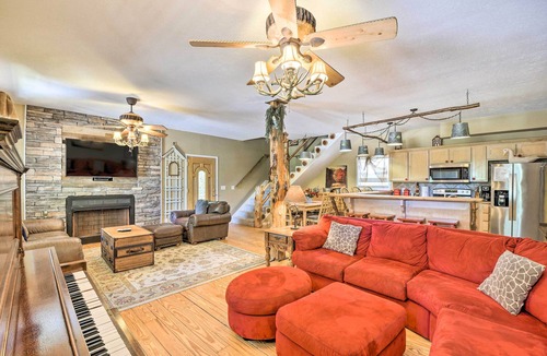 Guntersville Cottage | The Bunkhouse at Kudzu Cove Cabins Resort
