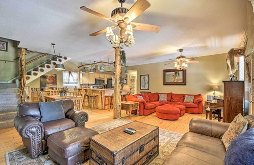 Guntersville Cottage | The Bunkhouse at Kudzu Cove Cabins Resort