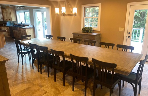 Yosemite House | The Bunkhouse Retreat/Sleeps 15/7BR/5BA/4 Private Acres