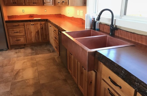 Yosemite House | The Bunkhouse Retreat/Sleeps 15/7BR/5BA/4 Private Acres